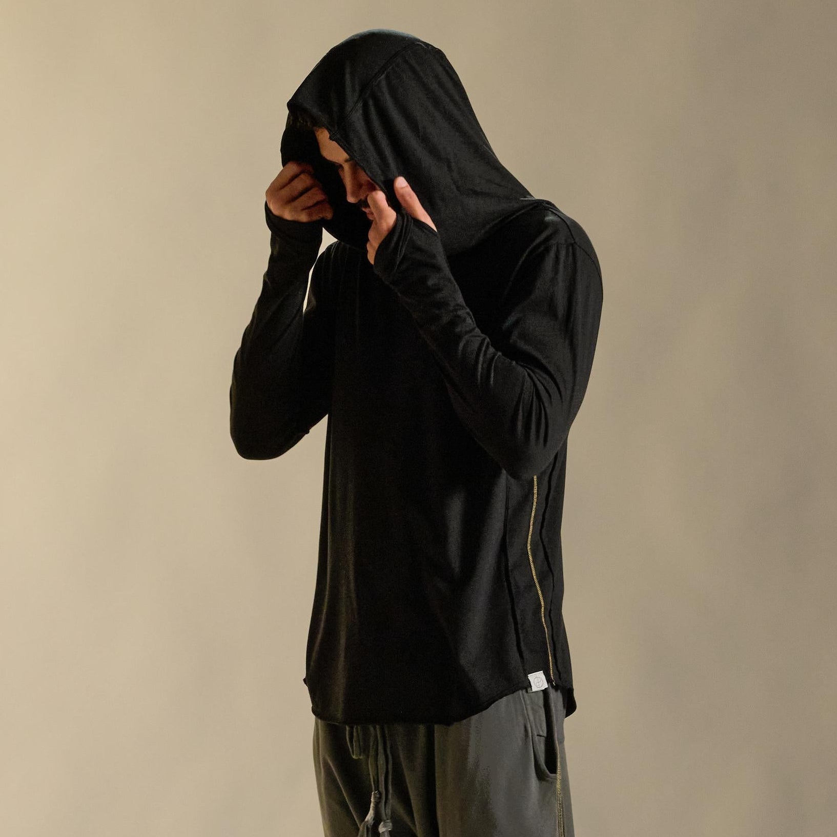 LONG SLEEVE HOODED TEE