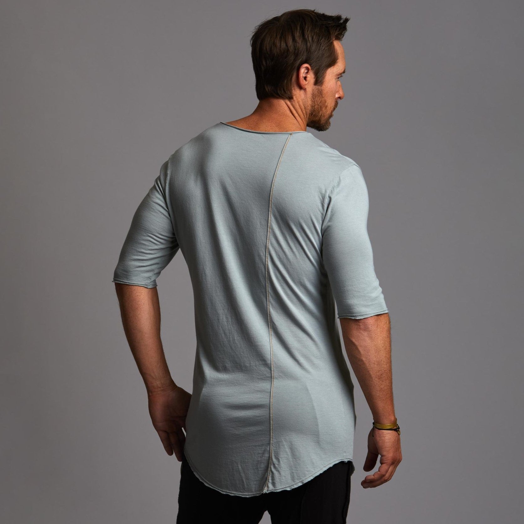 V NECK TREE SHIRT